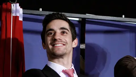 Javier Fernández posa junto a su estatua de cera Javier Fernández posa junto a su estatua de cera