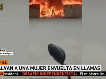 Una mujer en llamas