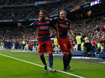 Iniesta celebra un gol junto a Neymar Iniesta celebra un gol junto a Neymar