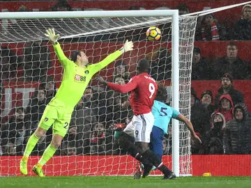 Lukaku remata de cabeza para firmar el gol de la victoria ante el Bournemouth Lukaku remata de cabeza para firmar el gol de la victoria ante el Bournemouth