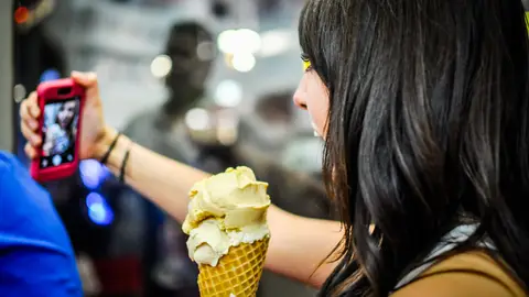 Un selfie con un helado Un selfie con un helado
