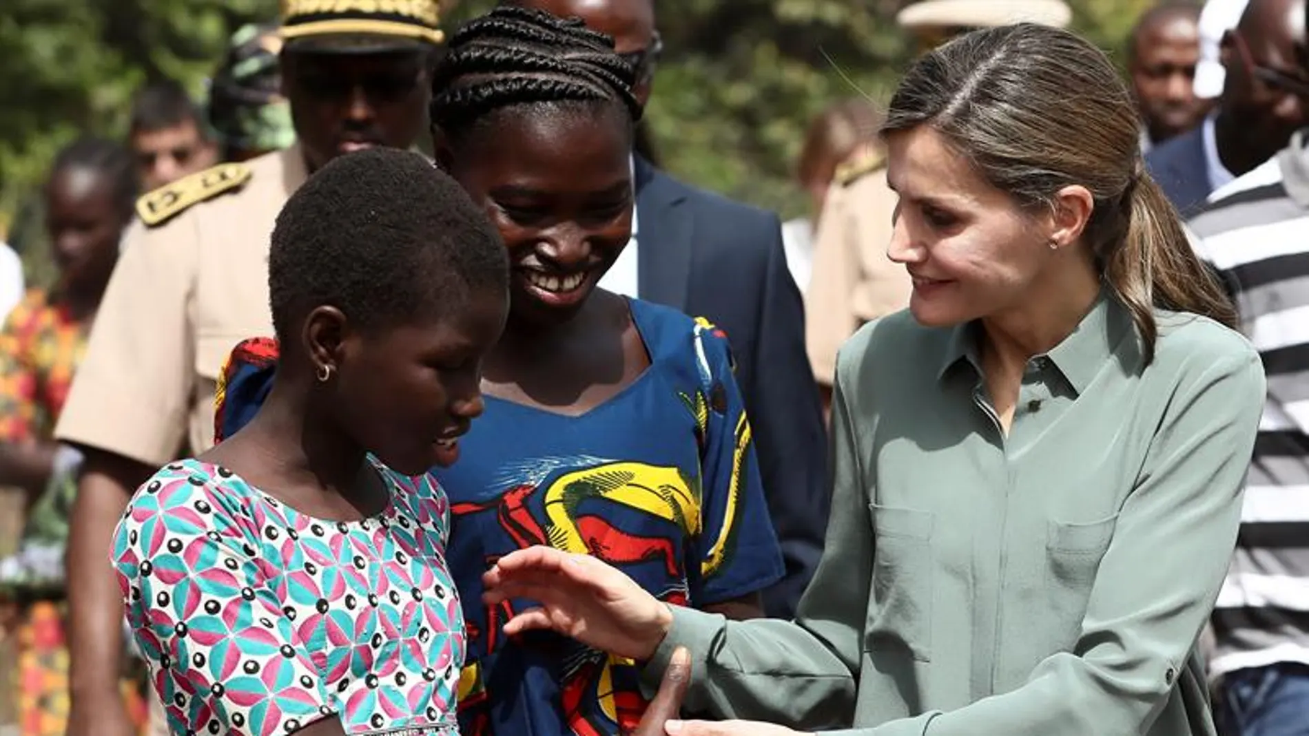 La Reina Letizia, en una granja en Senegal La Reina Letizia, en una granja en Senegal