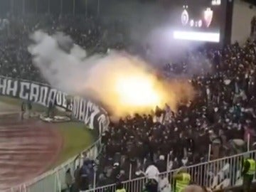 dddBatalla campal entre hinchas del Partizan 