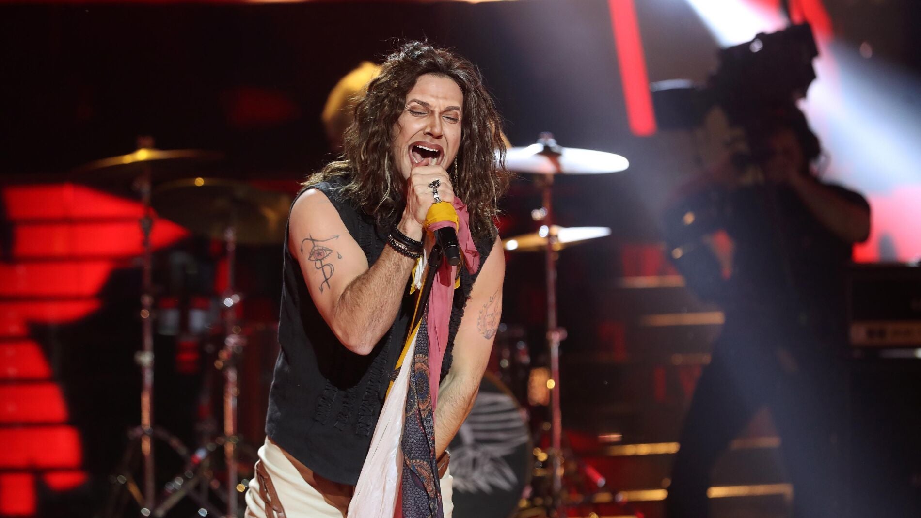 Un rockero Miquel Fern&aacute;ndez hace arder el plat&oacute; con &lsquo;Dream on&rsquo; de Aerosmith