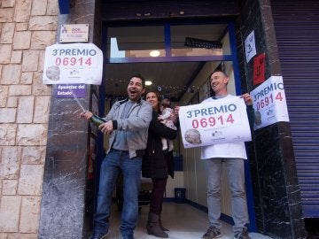 Los 50 décimos del 6.914 que se han vendido en la administración número 1 de Rafelbunyol