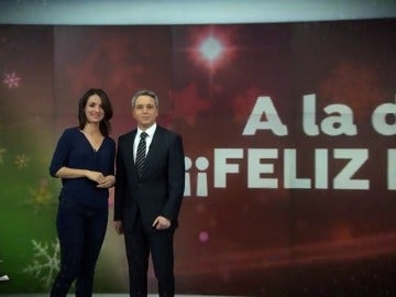 Antena 3 Noticias les desean unas felices fiestas con un cómico spot: ¡A la de tres!