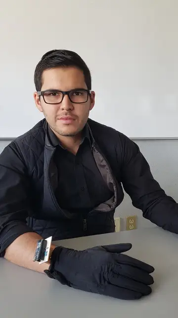 Bryan Howardm inventor del guante Bryan Howardm inventor del guante