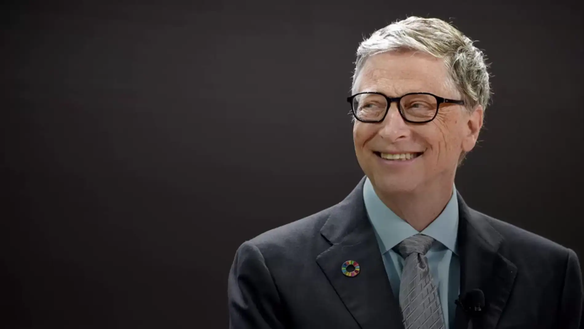 Bill Gates participa en un Amigo Invisible online y le regala algo gigantesco a una desconocida