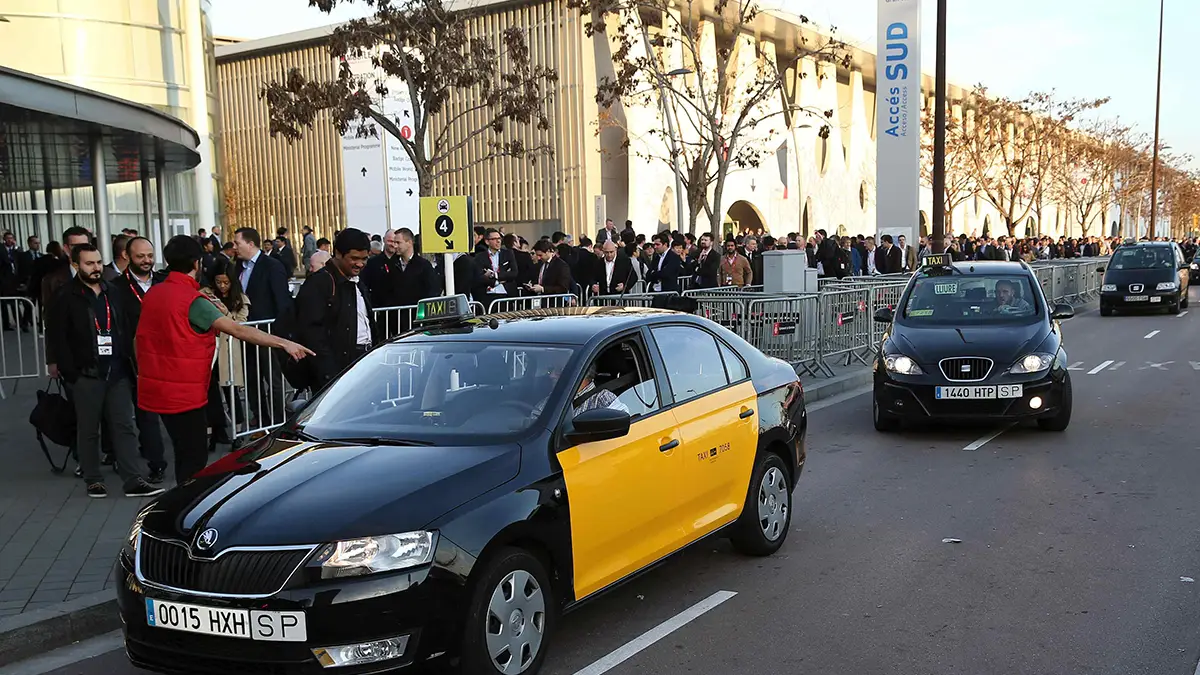 Un vehículo de Radio Taxi Barcelona Un vehículo de Radio Taxi Barcelona
