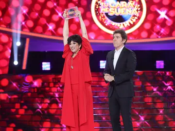 Lucía Jiménez se alza como ganadora en la duodécima gala de ‘Tu cara me suena’ por su imitación de Liza Minnelli Lucía Jiménez se alza como ganadora en la duodécima gala de ‘Tu cara me suena’ por su imitación de Liza Minnelli