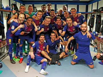El Barcelona celebra su victoria ante el Real Madrid El Barcelona celebra su victoria ante el Real Madrid