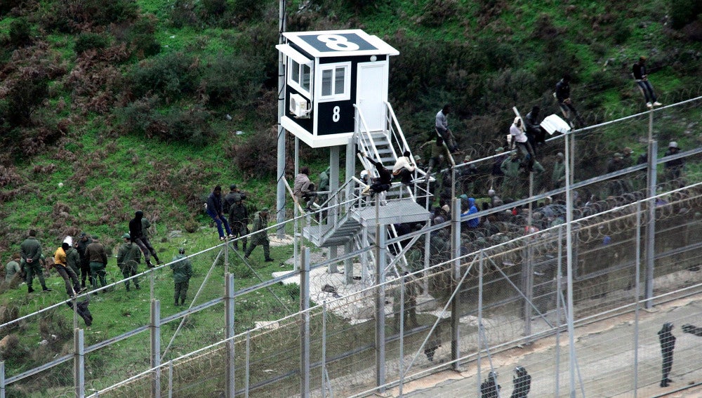 Valla de la frontera de Ceuta