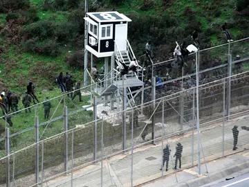 Valla de la frontera de Ceuta Valla de la frontera de Ceuta