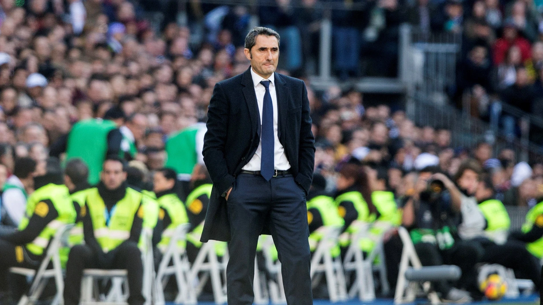 Valverde, en la banda del Santiago Bernabéu Valverde, en la banda del Santiago Bernabéu