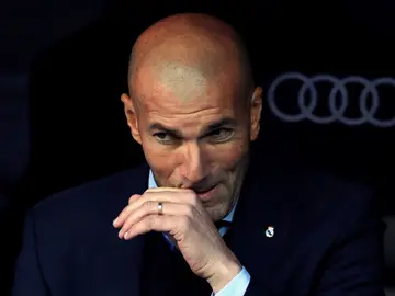 Zidane, en el banquillo del Bernabéu Zidane, en el banquillo del Bernabéu