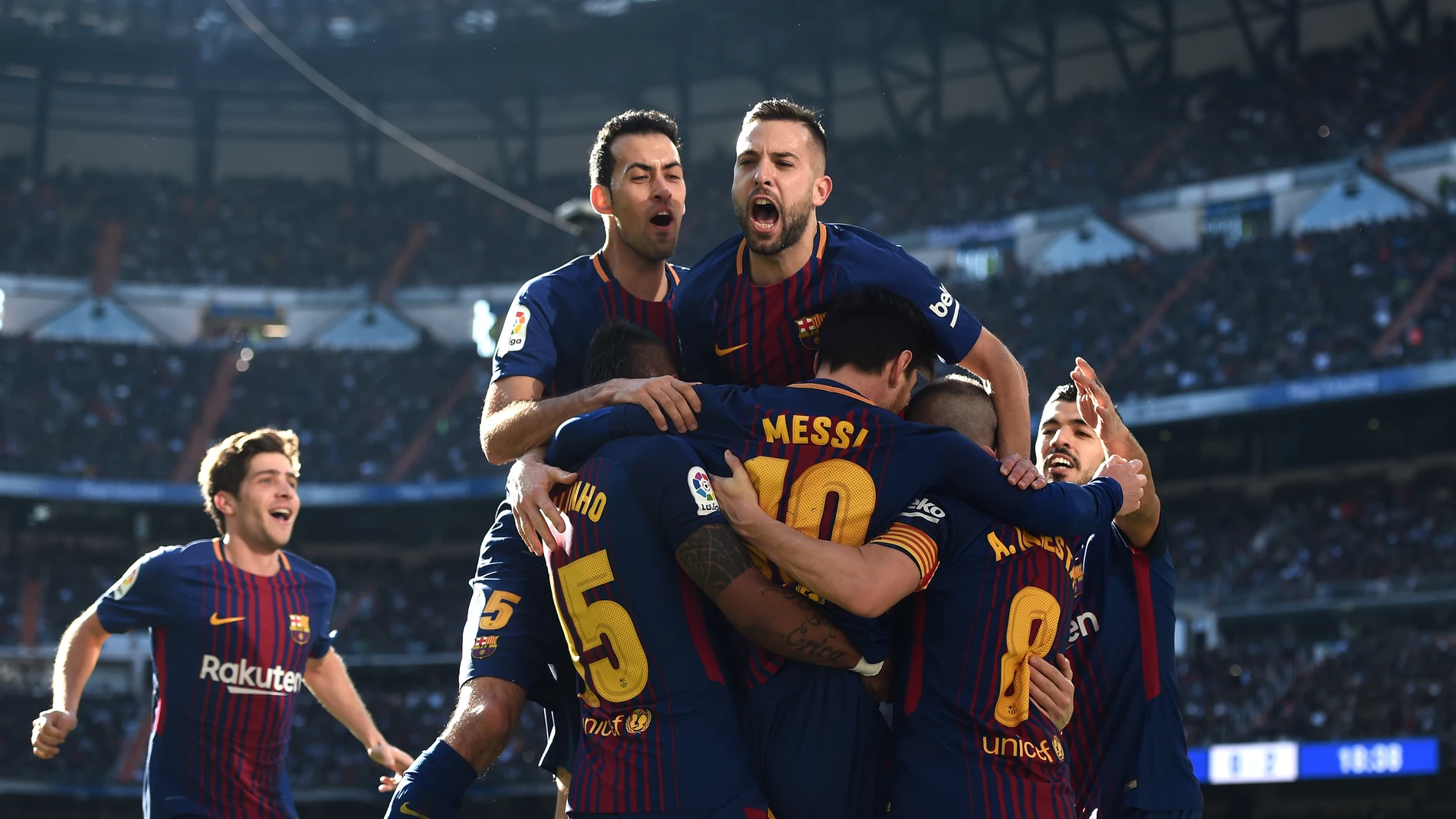El Barcelona celebrando el segundo gol El Barcelona celebrando el segundo gol