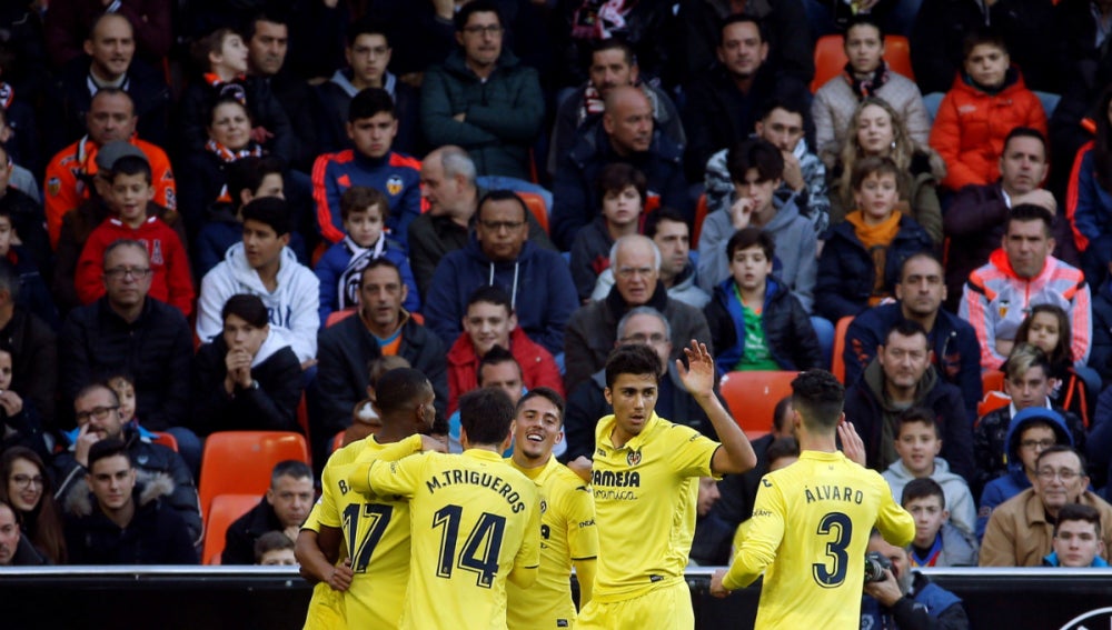 El Villarreal celebra un gol