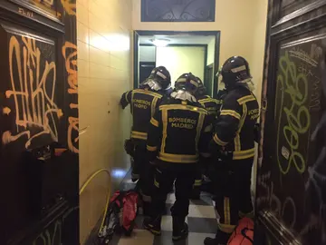 Imagen del ascensor que se ha descolgado en Madrid Imagen del ascensor que se ha descolgado en Madrid