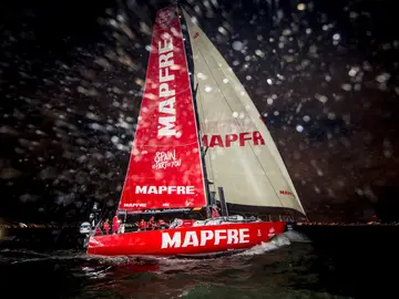 El 'MAPFRE', a su llegada a Melbourne El 'MAPFRE', a su llegada a Melbourne