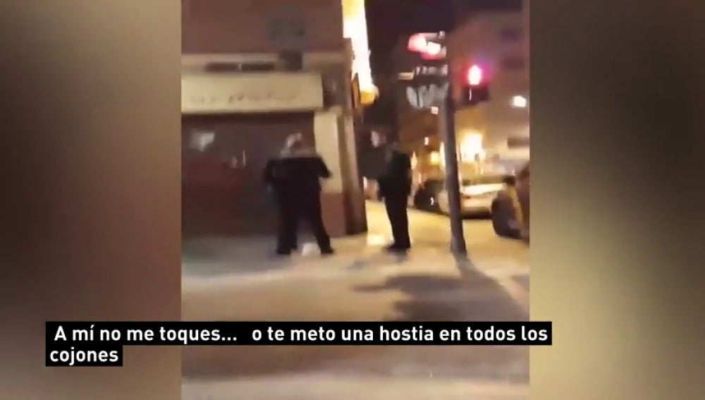 La agresión de un policía a una mujer en Valencia indigna en las redes
