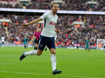Harry Kane celebra uno de sus goles con el Tottenham