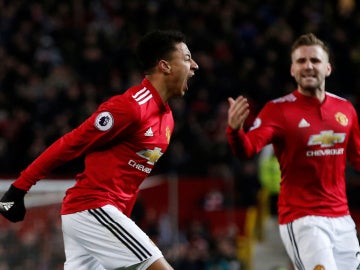 Lingard celebra su doblete ante el Burnley