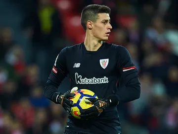 Kepa atrapa el balón en un partido con el Bilbao Kepa atrapa el balón en un partido con el Bilbao