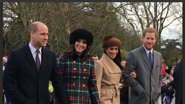 Los Duques de Cambridge junto al príncipe Harry y Meghan Markle