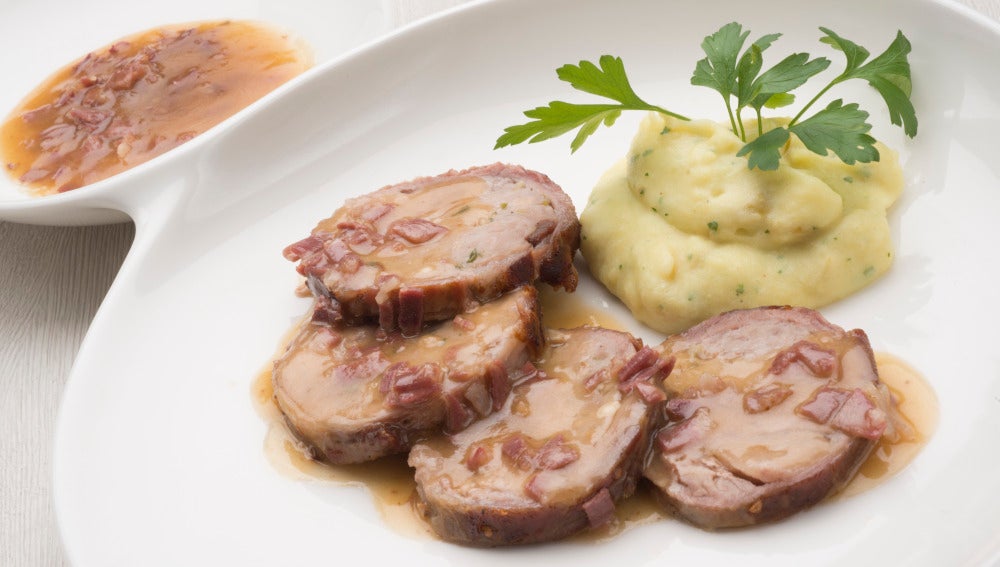 Milhojas de cerdo ibérico con salsa de jamón