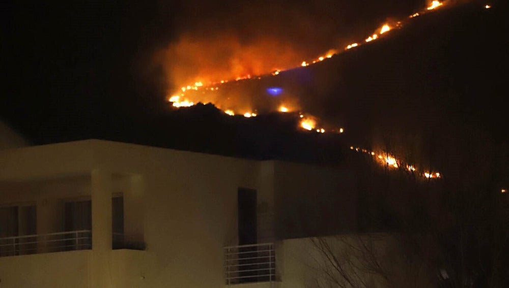 Vista del incendio forestal declarado en Pollença, Mallorca