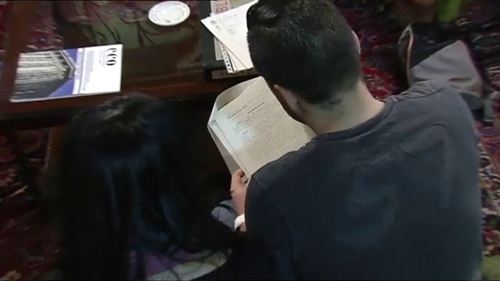 Los padres de una niña coruñesa con una enfermedad rara piden que se les reconozca la retribución por su reducción de jornada