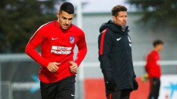 Vitolo, entrenando con el Atlético de Madrid