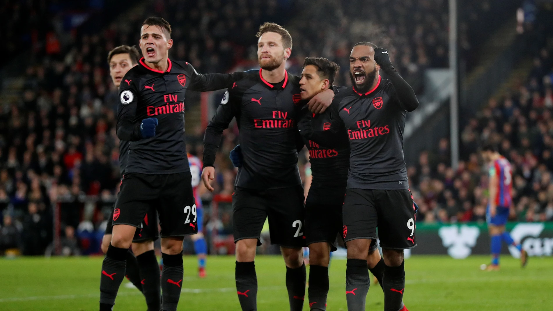 El Arsenal celebrando el gol El Arsenal celebrando el gol