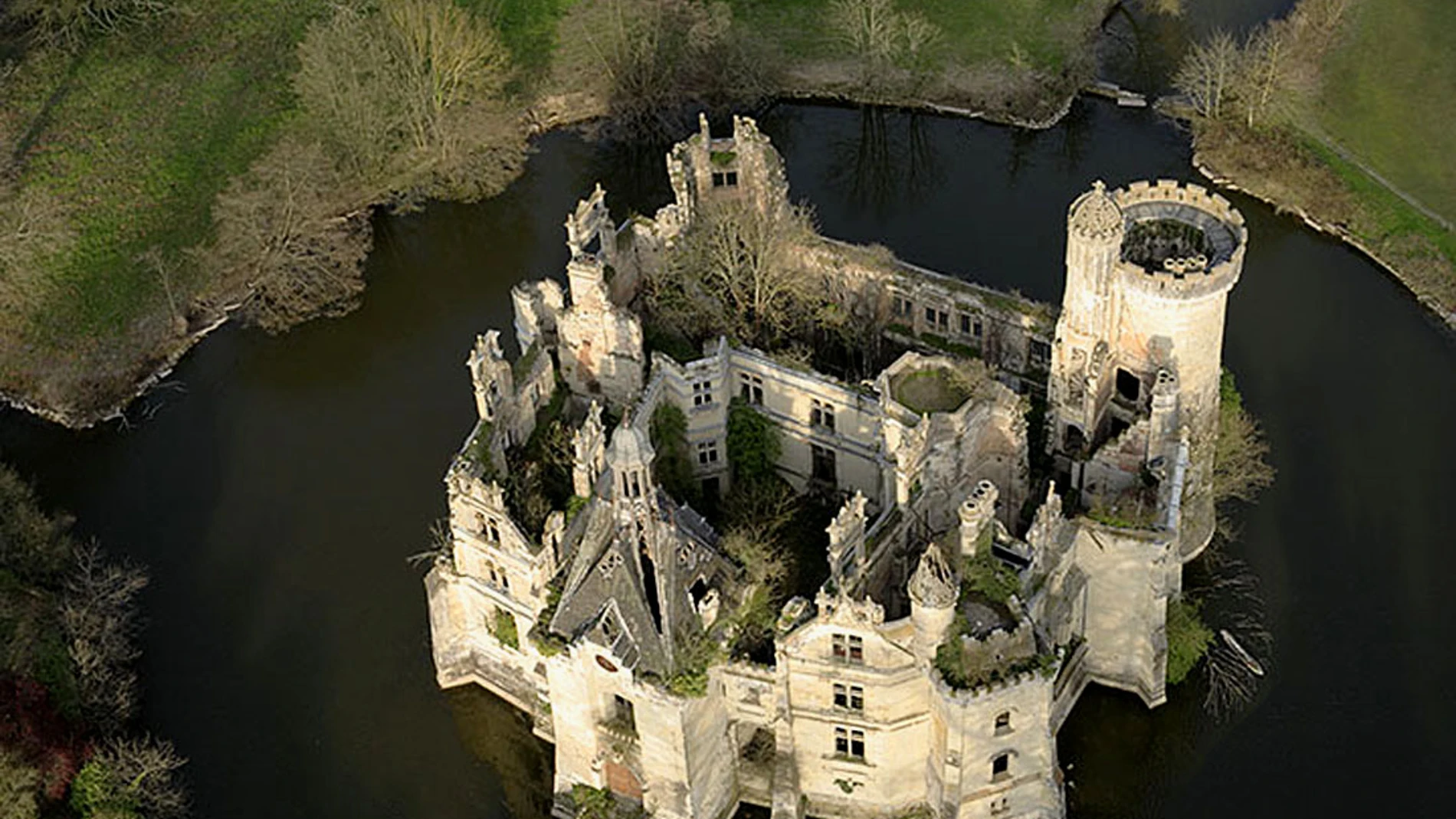 Castillo de la Mothe-Chandeniers Castillo de la Mothe-Chandeniers