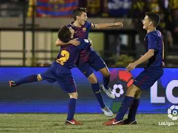 Los jugadores del Barcelona celebran su victoria Los jugadores del Barcelona celebran su victoria