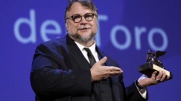 Guillermo del Toro se lleva el León de Oro en la 74º edición del festival de Venecia