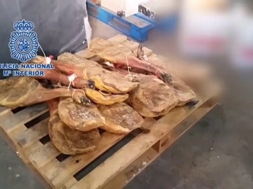 Recuperados casi 1.000 jamones ibéricos, embutidos y quesos robados 