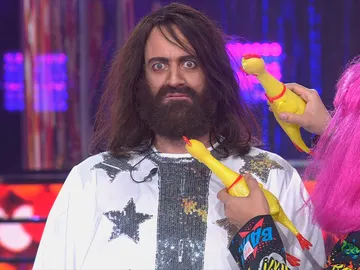 Ángel Llàcer monta un tremendo "pollo" en 'Tu cara me suena' Ángel Llàcer monta un tremendo "pollo" en 'Tu cara me suena'
