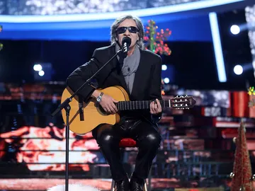 David Fernández nos desea su más sincera 'Feliz Navidad' como José Feliciano David Fernández nos desea su más sincera 'Feliz Navidad' como José Feliciano
