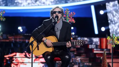 David Fernández nos desea su más sincera 'Feliz Navidad' como José Feliciano David Fernández nos desea su más sincera 'Feliz Navidad' como José Feliciano