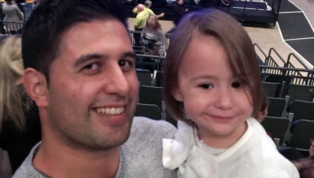 Evelyn, la niña a la que sirvieron un cóctel sin alcohol