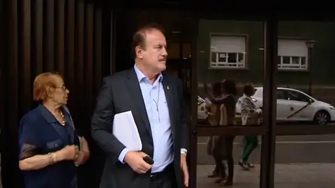 Acusan al alcalde de Firgas de suplantar a su hijo en un examen Acusan al alcalde de Firgas de suplantar a su hijo en un examen
