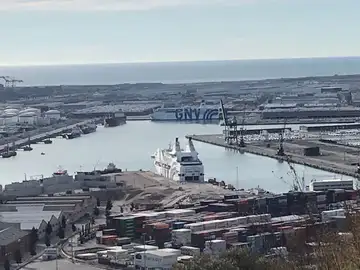 Puerto donde estaban atracados los barcos de la Guardia Civil y la Policía en Cataluña Puerto donde estaban atracados los barcos de la Guardia Civil y la Policía en Cataluña