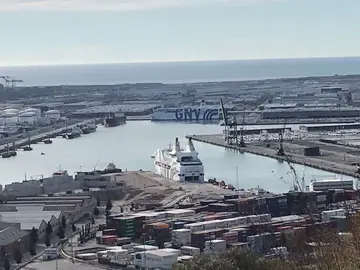 Puerto donde estaban atracados los barcos de la Guardia Civil y la Policía en Cataluña Puerto donde estaban atracados los barcos de la Guardia Civil y la Policía en Cataluña