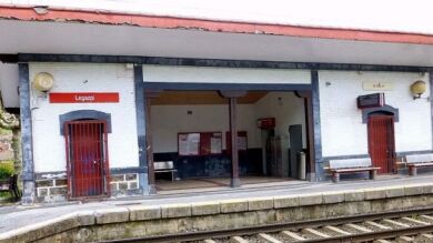 Muere una joven de 18 años tras ser arrollada por un tren en el apeadero de Legazpi