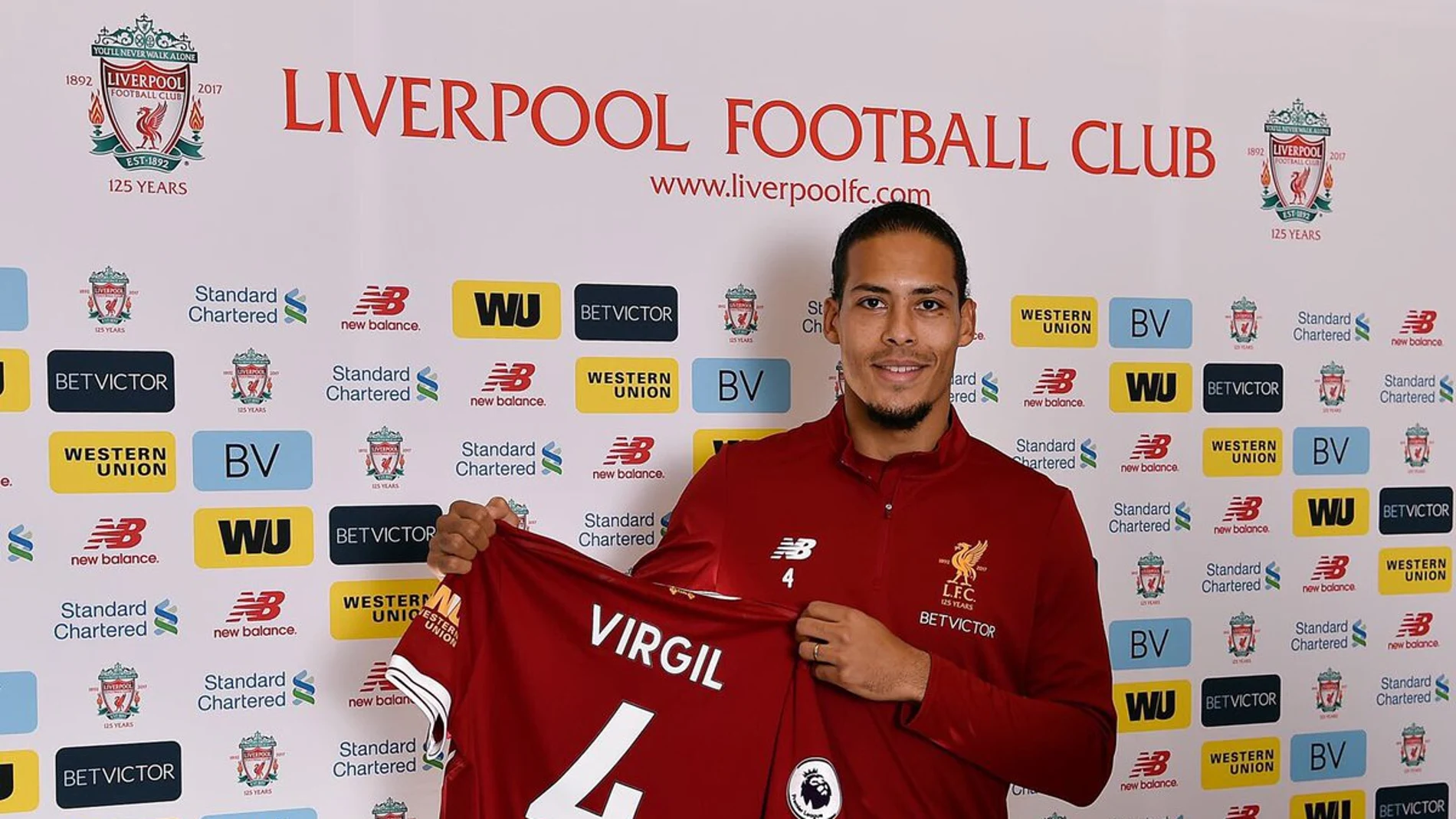 Van Dijk, presentado con el Liverpool Van Dijk, presentado con el Liverpool