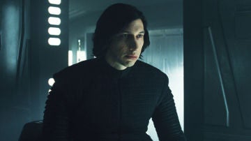 Adam Driver como Kylo Ren
