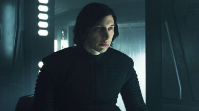 El challenge de imitar a Kylo Ren desnudo lanzado por un famoso cantante se vuelve viral 