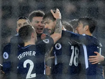 Los jugadores del Tottenham celebran con Llorente su gol ante el Swansea Los jugadores del Tottenham celebran con Llorente su gol ante el Swansea