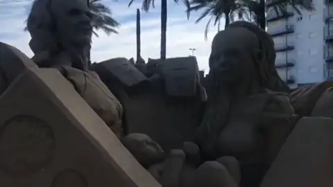 Hasta 400 toneladas de arena para esculpir el espectacular belén de Vila-seca Hasta 400 toneladas de arena para esculpir el espectacular belén de Vila-seca